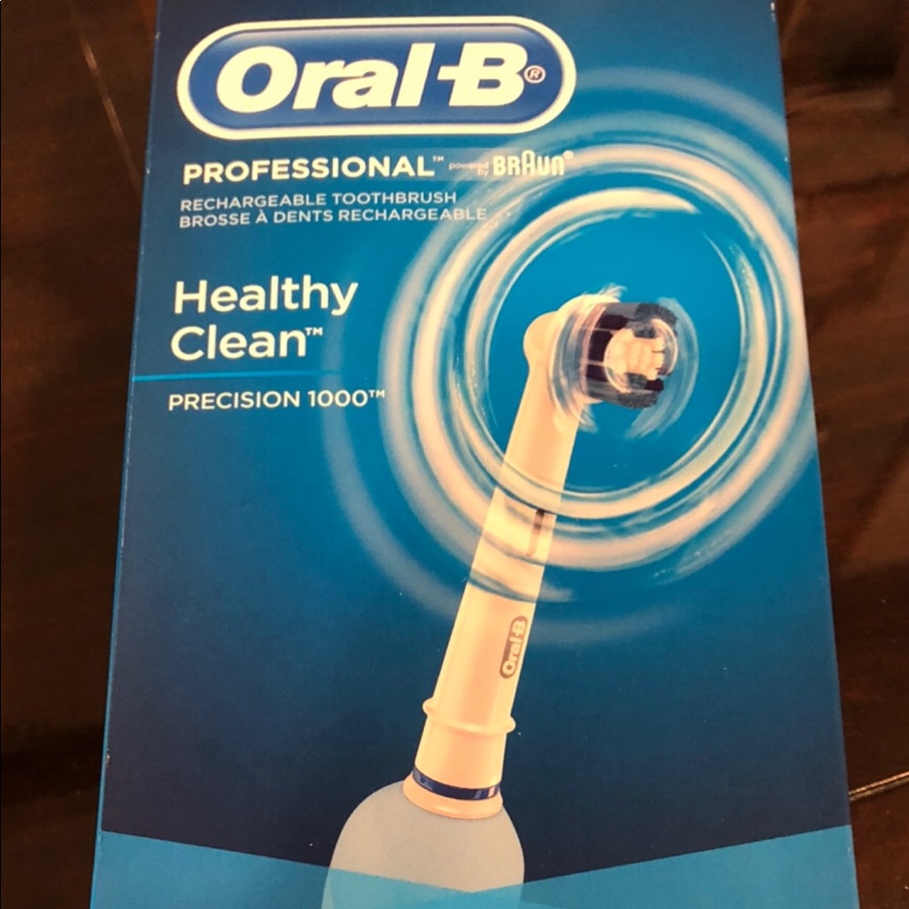 Oral-B Precision 1000 Rechargable Toothbrush, NIB!